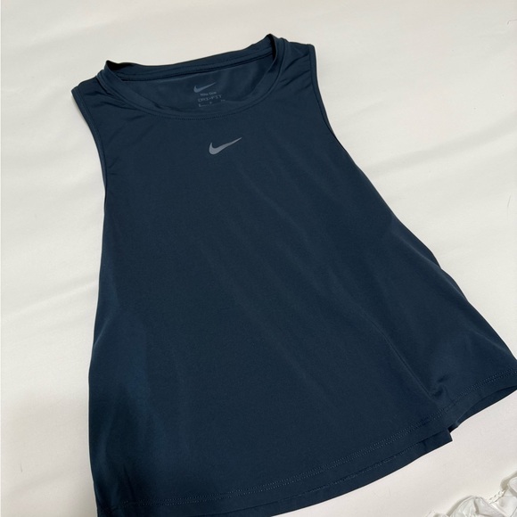 Nike Tops - Nike Women's Deep Blue Muscle Tee